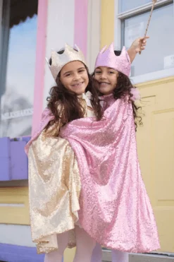 Capa lentejuelas Dorada · Great Pretenders 4-6 años