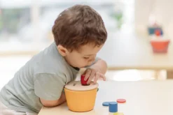 Cubo encaja y cae · Plantoys