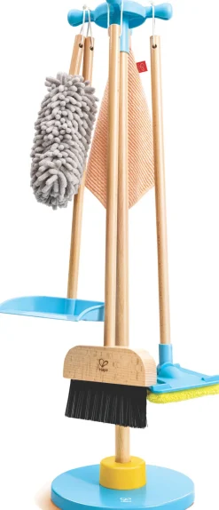 Juego de limpieza con escoba · Hape