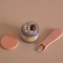 Pack cumpleaños Biberón Mágico y Potito con cuchara para muñecos · Tiny Harlow