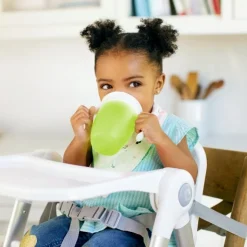 Vaso Antiderrame con Asa y Tapa - Miracle 360º Verde · Munchkin