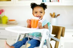 Vaso Antiderrame con Asa Miracle 360º Mandarina · Munchkin